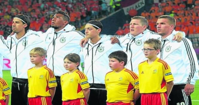 Foqts himn oxumayan futbolçuya bəraət qazandırdı: "Mən də oxumurdum"