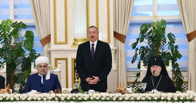 "Aprel döyüşləri yaxşı dərs oldu" - İlham Əliyev