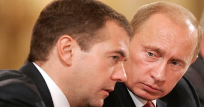 Putin Medvedevin Qarabağ düsturunun icrasına başlayır