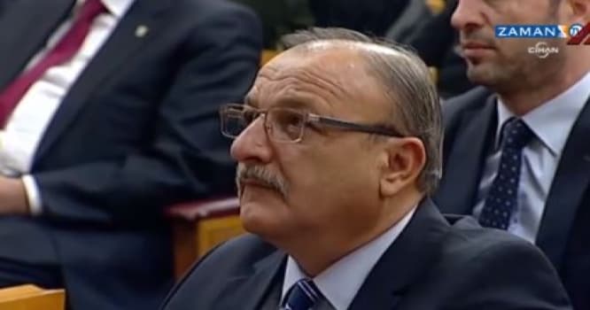 MHP-də şok: Oktay Vural istefa verdi