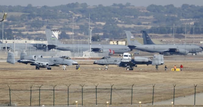 Türkiyə alman deputatları "İncirlik" hərbi bazasına buraxmadı