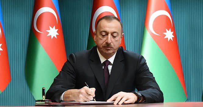 Prezident iki nəfərə təqaüd ayırdı