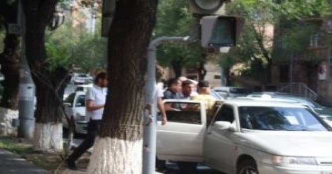 İrəvanda 4 müxalifətçi oğurlandı