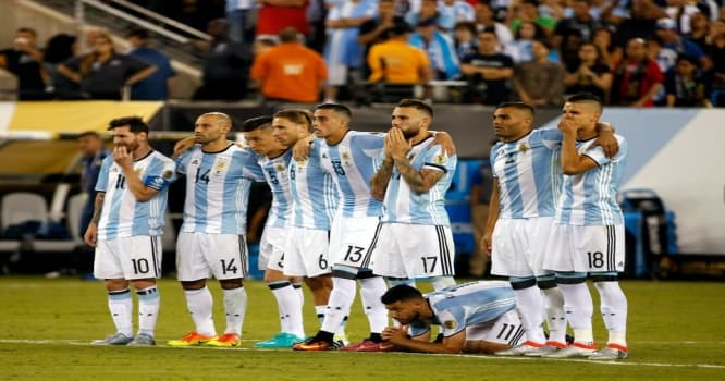 Messidən sonra daha 2 məşhur futbolçu karyerasını bitirdiyini açıqladı