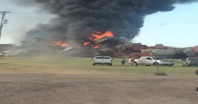 Texasda iki yük qatarı toqquşub - FOTO
