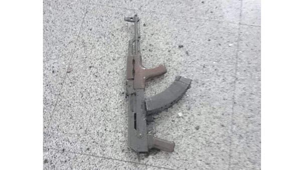 İstanbulda terrorçunun insanlara atəş açdığı silah - FOTO
