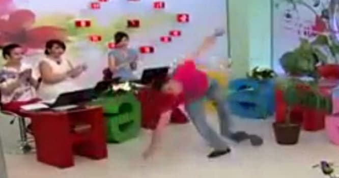 Əməkdar artistdən canlı efirdə biabırçı VİDEO