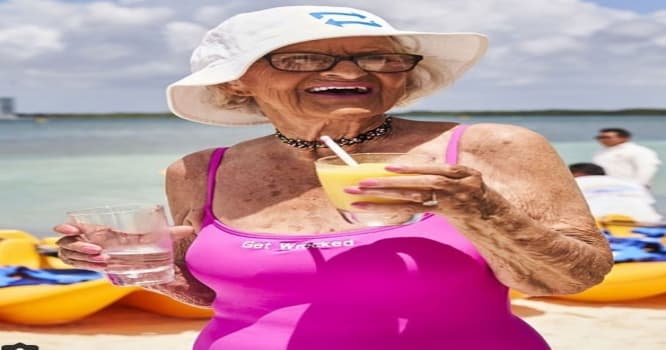 87 yaşlı qadın "İstagram"da böyük səs-küy saldı - FOTOLAR