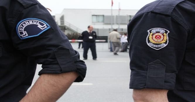 İstanbul günə pis xəbərlə başladı - Polis məntəqəsinə silahlı hücum