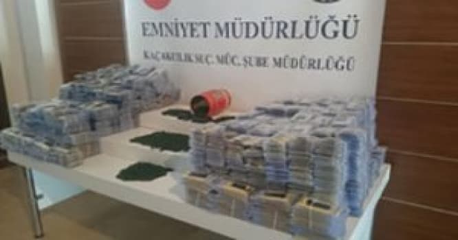Türkiyə aeroportunda azərbaycanlı saxlanıldı - 1 milyonluq qiymətli daşlarla