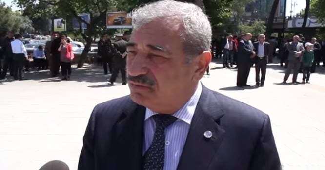 İbrahim Mehdiyevin ağac "sevgisi" şiddətlə davam edir - FOTO