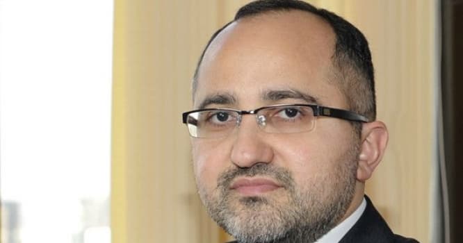 "Qeyri-iş günlərində işləmək banklara sərf etmir" - Ekspert