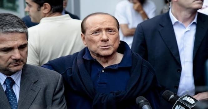 Berluskoni "Milan"ı satdığını açıqladı