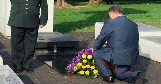 Poroşenko NATO sammitinə cırıq corabla gəldi - FOTO