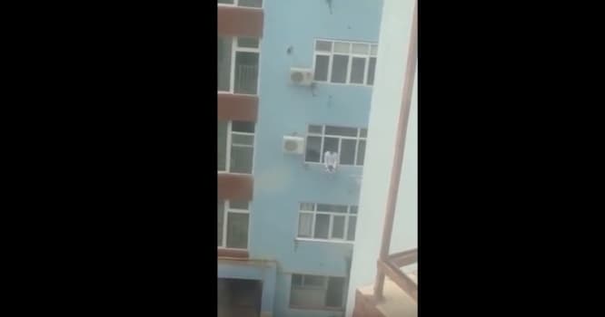Bakıda ata qızıyla görün necə zarafatlaşdı - VİDEO