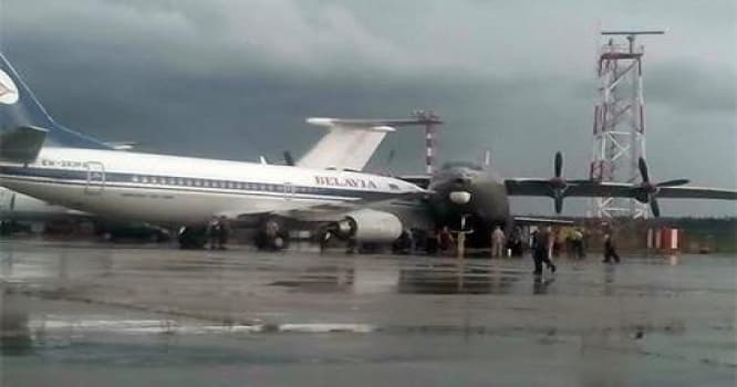 Aeroportda iki təyyarə toqquşdu