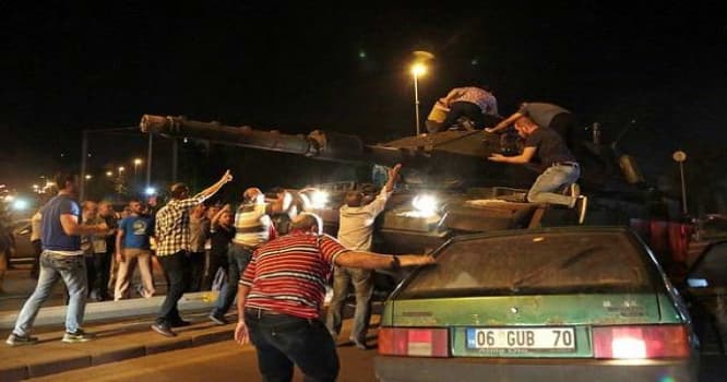 Türkiyədə xüsusi əməliyyatlar keçirilir, 34 general tutuldu - SON DƏQİQƏ
