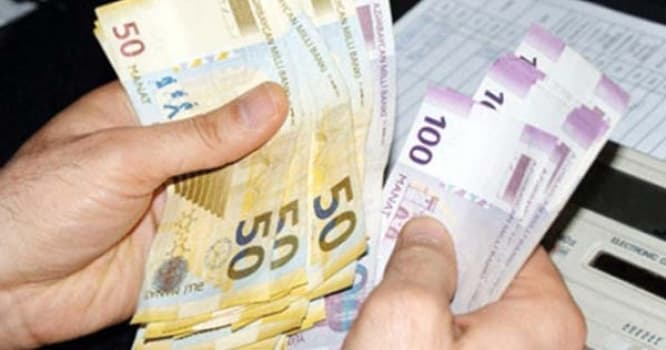 Bakıda vəkil 15 min manatı ələ keçirdi
