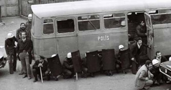 Türkiyədə 36 il sonra növbəti dövlət çevrilişi cəhdi... - TARİX