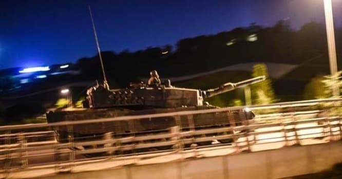 8 general İstanbul hava limanında tutuldu