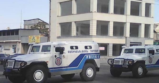 Ermənistanda nə baş verir: dövlət çevrilişi, yoxsa güc nümayişi?