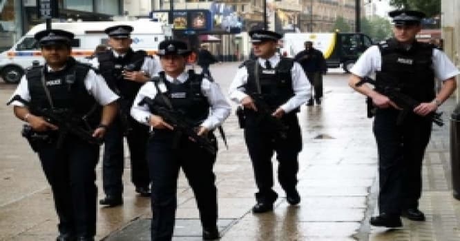 Böyük Britaniyada naməlum şəxs üş nəfərə atəş açdı