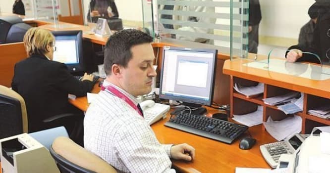 Bağlanan dörd bankda neçə nəfər işçi çalışır?