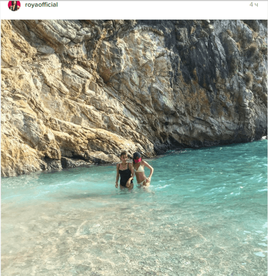 Röyanın çimərlik geyimində FOTOSU