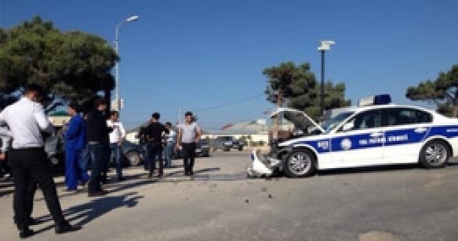 Polis maşınının iştirakı ilə qəza baş verib, 4 nəfər yaralanıb - Bakıda