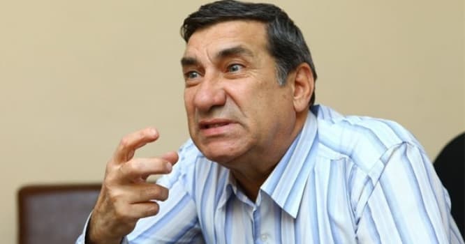 Arif Quliyevin teatrı bağlandı: “Pulumuz yoxdur, bir çayı 2 həftə içirik”