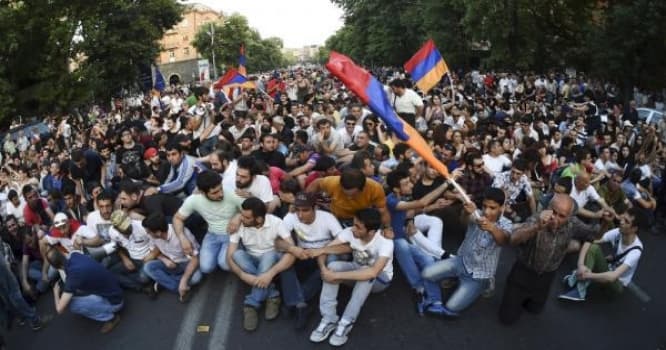 Ermənistan müxalifəti vətəndaşları küçələrə çıxmağa çağırdı