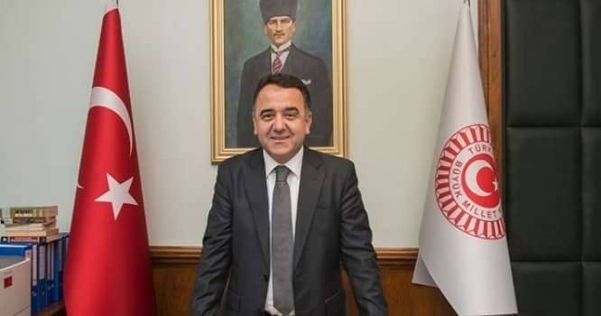 Parlamentin yüksək vəzifəli məmuru işdən çıxarıldı