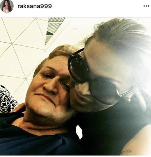 Bu da Rəqsanənin anası - FOTO