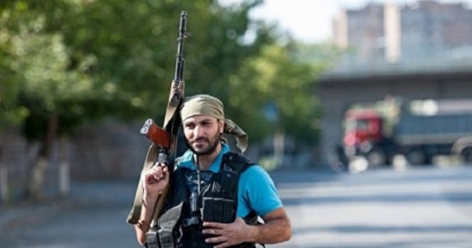 İrəvanda polis binasını zəbt edən silahlılar təslim oldular - YENİLƏNİB, VİDEO