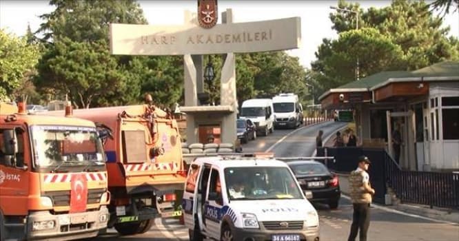 İstanbul polisi hərbi akademiyada əməliyyat keçirdi