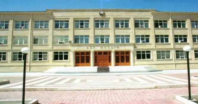 Nazir müavini vəzifəsindən azad edildi