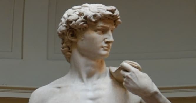 Çılpaq "David"i geyindirmək istəyirlər