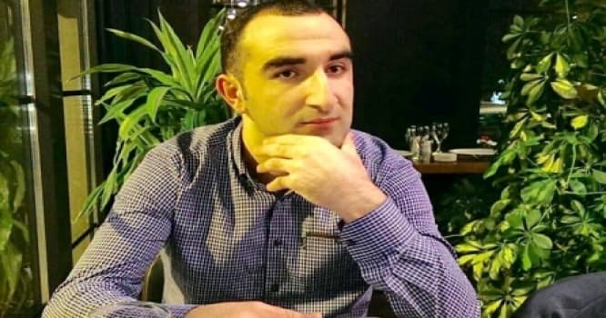 Məşhur həkim və arvadı qəzada öldü -2 aylıq uşağı sağ qaldı