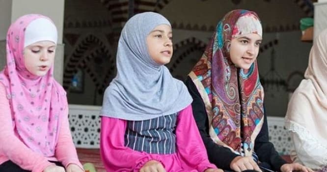 Ata altı yaşlı qızını keçi və yemək əvəzində ərə verdi