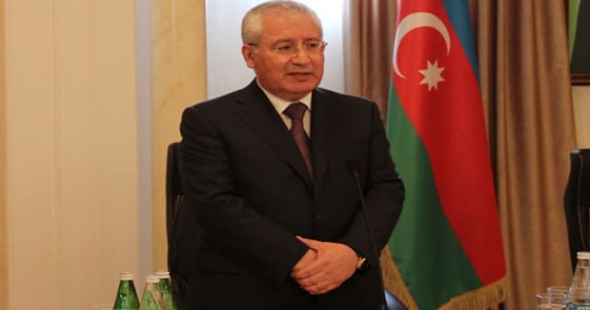 Nazir institut direktorunu işdən çıxardı: qohumluğa üstünlük verib