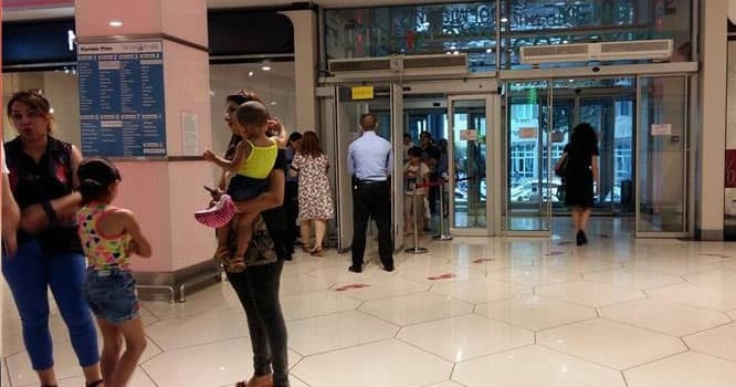 Bakıda ticarət mərkəzində həyacan: insanlar təxliyə edildi