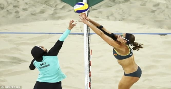İranda qadın voleybolu şəriət qaydalarına uyğun belə təqdim olunur - FOTO