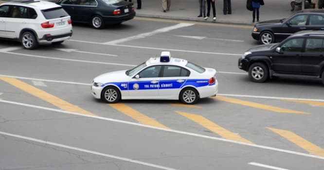Yol polisi piyadaya gülməli bildiriş göndərdi - VİDEO/FOTO