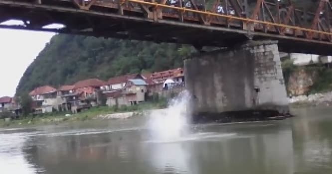 20 metrdən suya atılan idmançı boğuldu - Canlı yayım vaxtı
