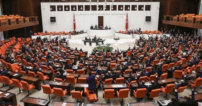 Ədalət və İnkişaf partiyası toplanır - Yeni "Ana Yasa" qəbul olunur