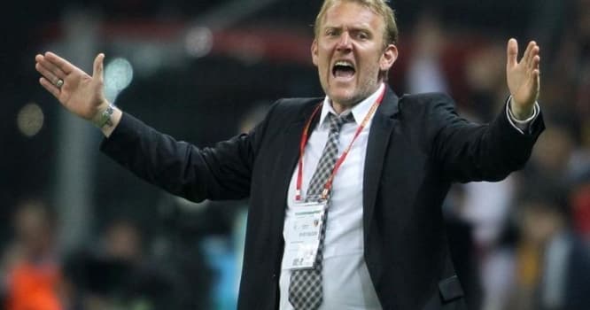 Azərbaycan millisinin baş məşqçisi məşhur futbolçunu "donuz" adlandırdı