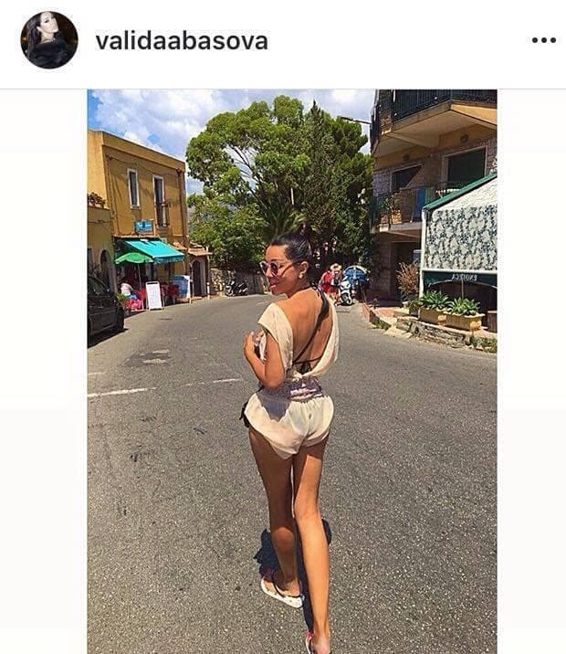 Validə Abbasovanın dekolteli geyimi - FOTO