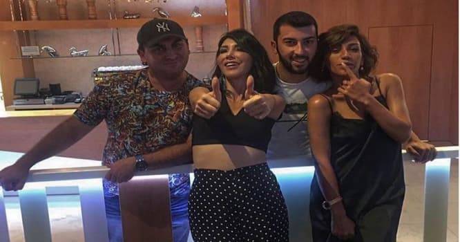 Hande Yener Bakıda toya gəldi - FOTO