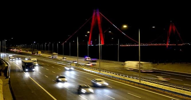 Dünən açılan körpüdən ilk görüntülər FOTOLAR