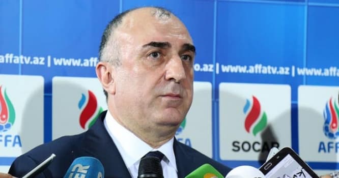 "İmkan olduqca uşaqlarla futbol oynayıram" - Elmar Məmmədyarov